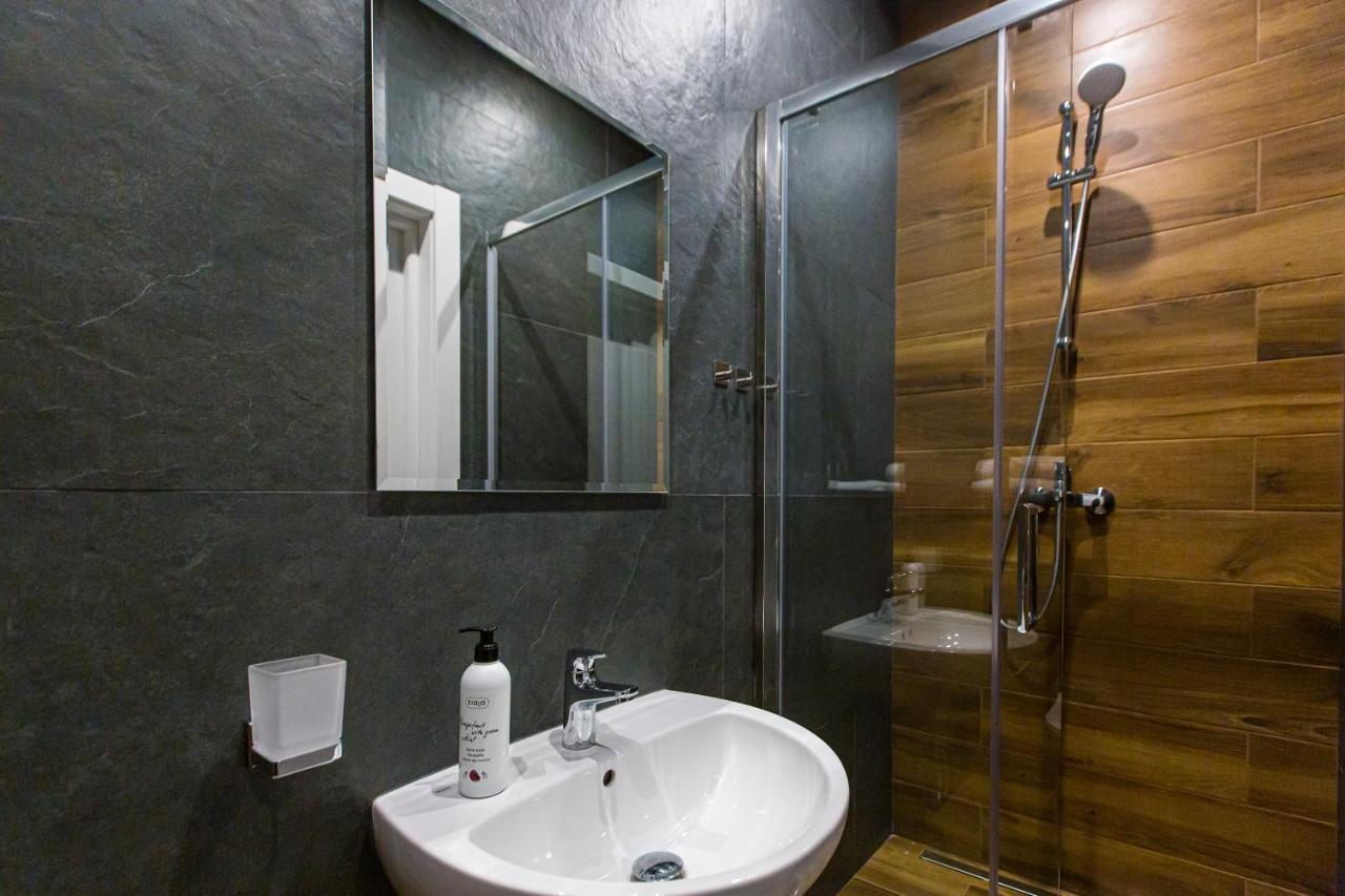 3 Vodna Apartment Lviv Buitenkant foto